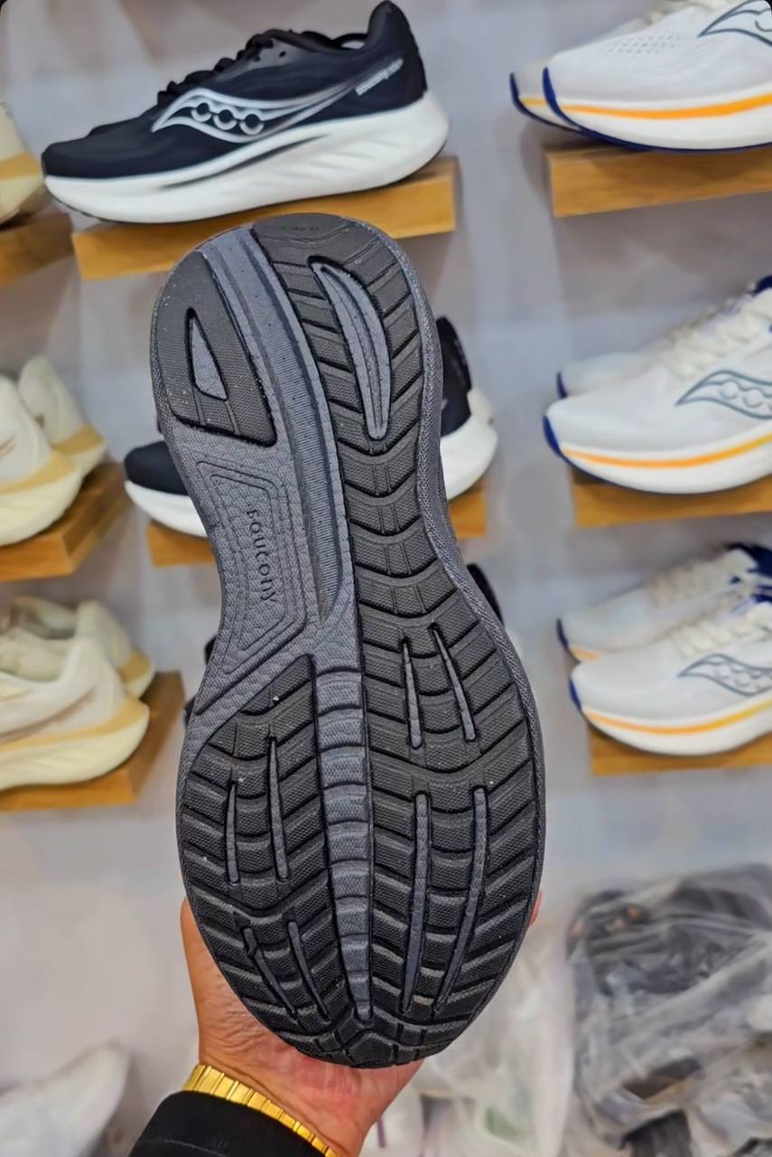 کتونی ساکونی راید 18 مسترکوالیتی/سایز ۴۰ الی ۴۵/ Saucony Ride 18 / فروش عمده و تک