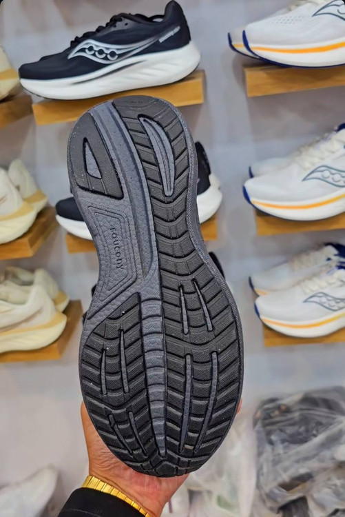 کتونی ساکونی راید 18 مسترکوالیتی/سایز ۴۰ الی ۴۵/ Saucony Ride 18 / فروش عمده و تک