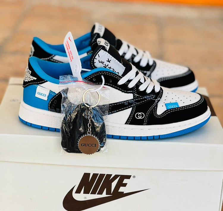 کتونی نایک ایر جردن 1 تراویس اسکات مسترکوالیتی /سایز 40 الی 45/Air jordan 1 High Travis Scot/فروش عمده و تک