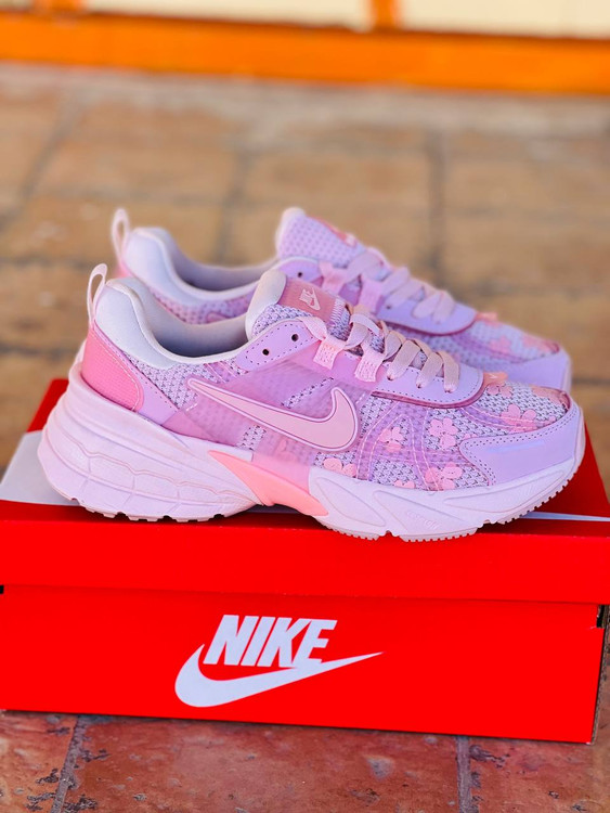 کتونی نایک وی تو کی مسترکوالیتی / سایز 37 الی 40 / Nike V2k Run / فروش عمده و تک