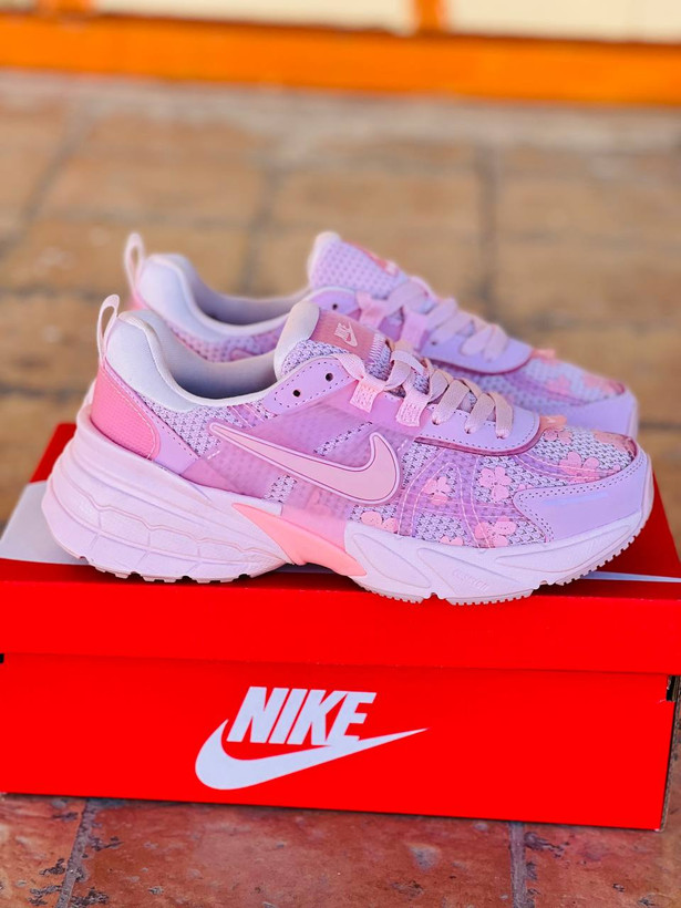کتونی نایک وی تو کی مسترکوالیتی / سایز 37 الی 40 / Nike V2k Run / فروش عمده و تک