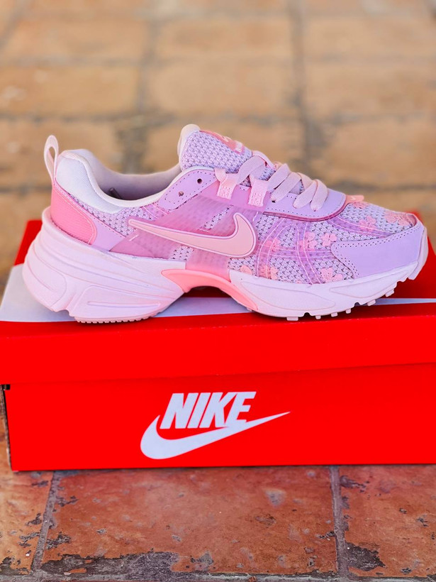 کتونی نایک وی تو کی مسترکوالیتی / سایز 37 الی 40 / Nike V2k Run / فروش عمده و تک