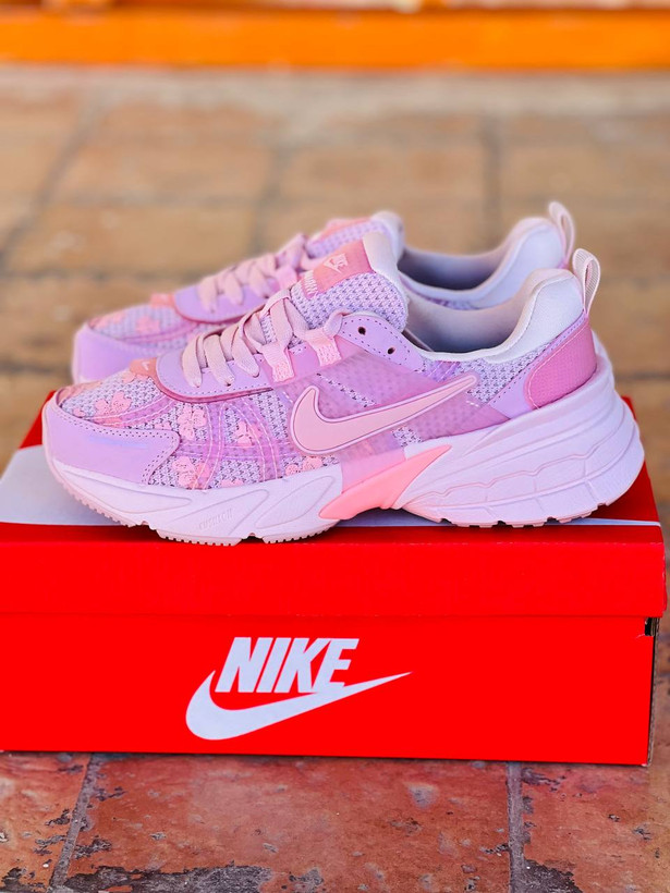 کتونی نایک وی تو کی مسترکوالیتی / سایز 37 الی 40 / Nike V2k Run / فروش عمده و تک