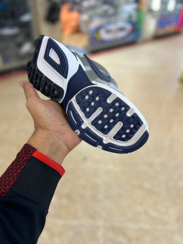 کتونی نایک وی تو کی مسترکوالیتی / سایز 37 الی 40 / Nike V2k Run / فروش عمده و تک