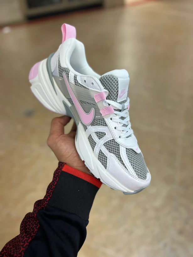 کتونی نایک وی تو کی مسترکوالیتی / سایز 37 الی 40 / Nike V2k Run / فروش عمده و تک