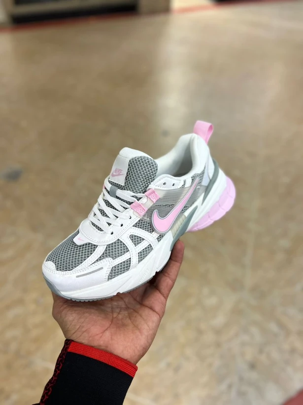 کتونی نایک وی تو کی مسترکوالیتی / سایز 37 الی 40 / Nike V2k Run / فروش عمده و تک