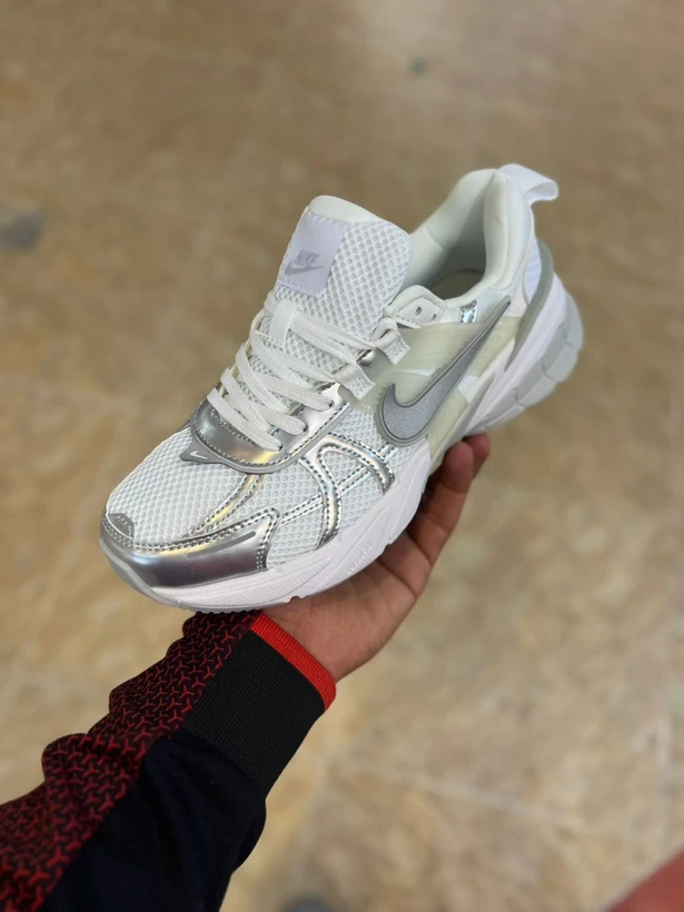 کتونی نایک وی تو کی مسترکوالیتی / سایز 37 الی 40 / Nike V2k Run / فروش عمده و تک