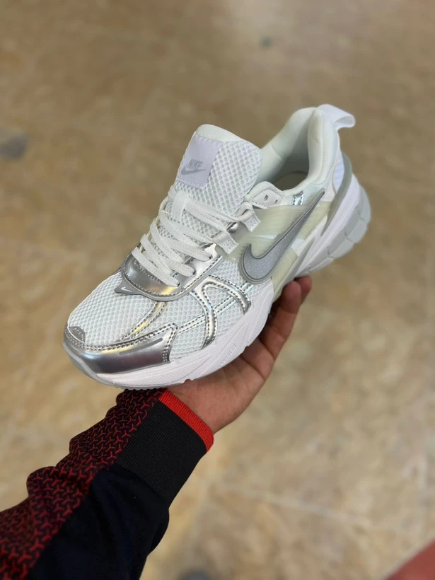 کتونی نایک وی تو کی مسترکوالیتی / سایز 37 الی 40 / Nike V2k Run / فروش عمده و تک