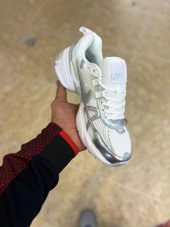 کتونی نایک وی تو کی مسترکوالیتی / سایز 37 الی 40 / Nike V2k Run / فروش عمده و تک