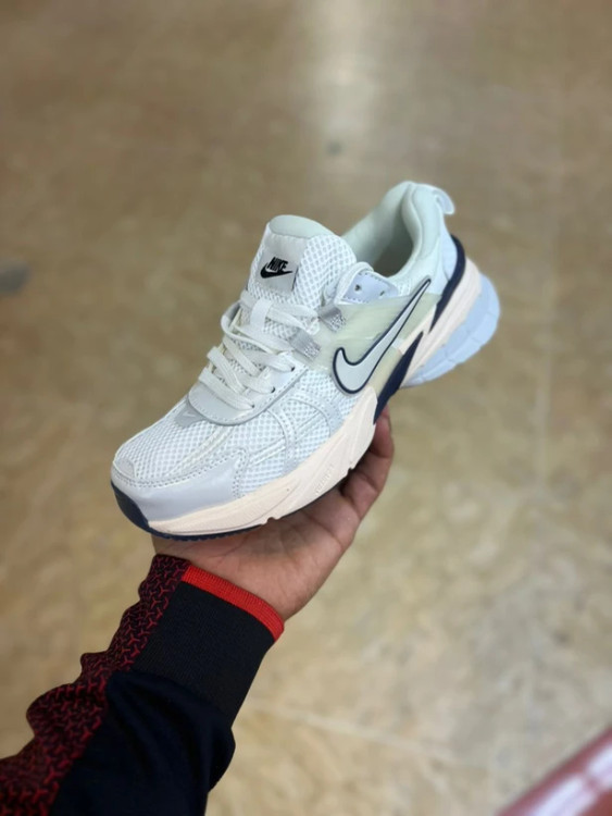 کتونی نایک وی تو کی مسترکوالیتی / سایز 37 الی 40 / Nike V2k Run / فروش عمده و تک