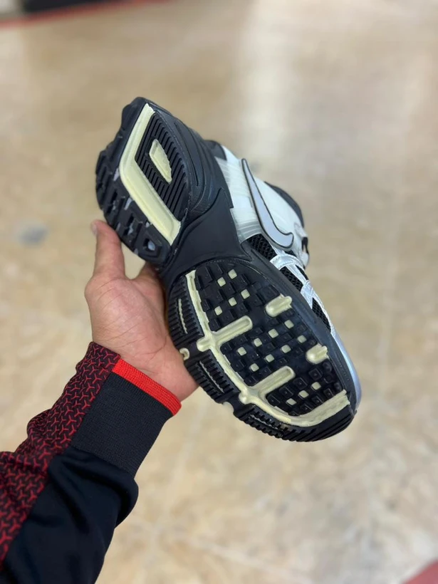 کتونی نایک وی تو کی مسترکوالیتی / سایز 37 الی 40 / Nike V2k Run / فروش عمده و تک