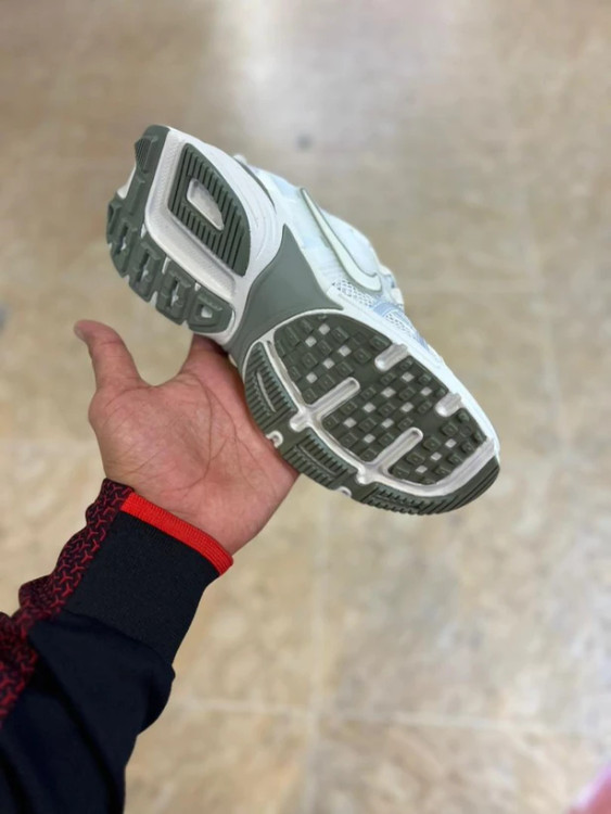 کتونی نایک وی تو کی مسترکوالیتی / سایز 37 الی 40 / Nike V2k Run / فروش عمده و تک