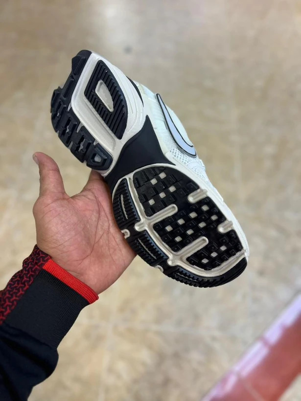 کتونی نایک وی تو کی مسترکوالیتی / سایز 37 الی 40 / Nike V2k Run / فروش عمده و تک