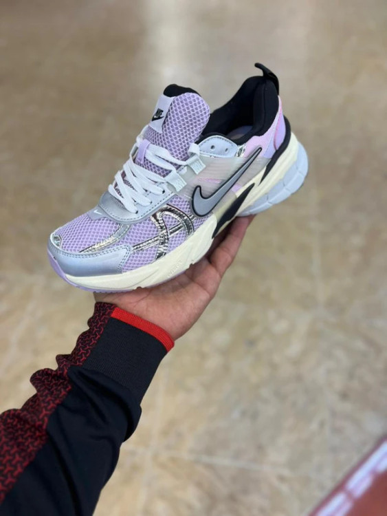 کتونی نایک وی تو کی مسترکوالیتی / سایز 37 الی 40 / Nike V2k Run / فروش عمده و تک