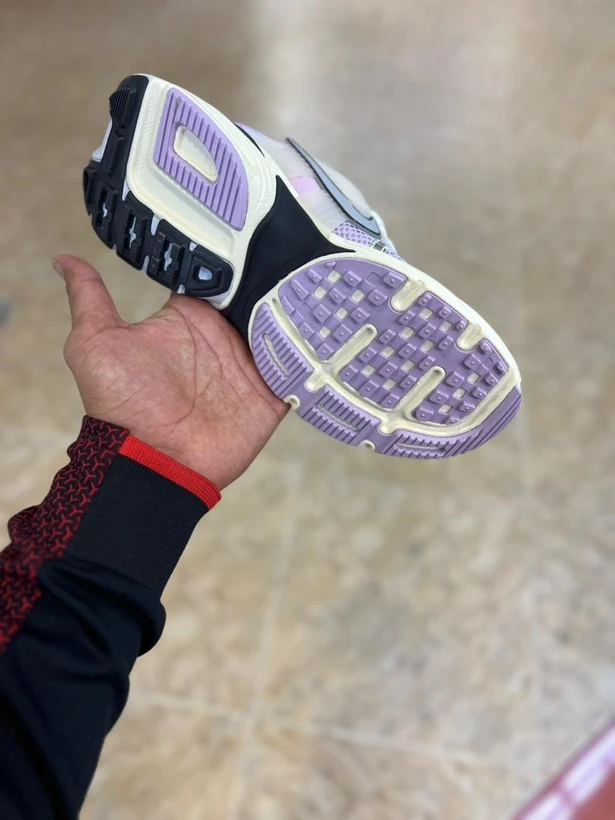 کتونی نایک وی تو کی مسترکوالیتی / سایز 37 الی 40 / Nike V2k Run / فروش عمده و تک