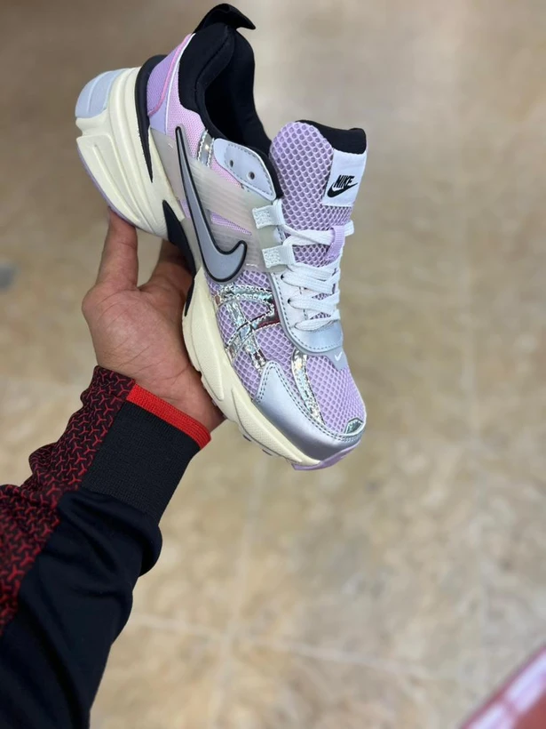 کتونی نایک وی تو کی مسترکوالیتی / سایز 37 الی 40 / Nike V2k Run / فروش عمده و تک