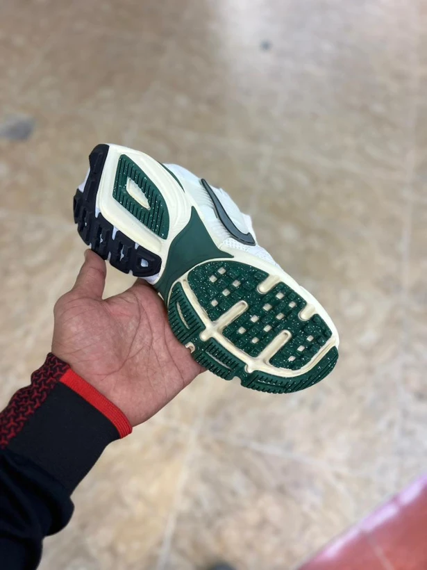 کتونی نایک وی تو کی مسترکوالیتی / سایز 37 الی 40 / Nike V2k Run / فروش عمده و تک