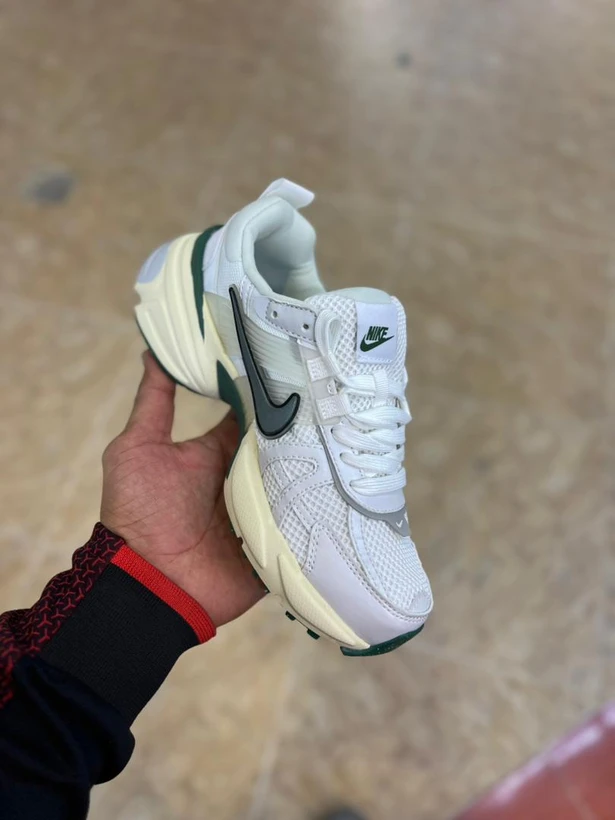 کتونی نایک وی تو کی مسترکوالیتی / سایز 37 الی 40 / Nike V2k Run / فروش عمده و تک