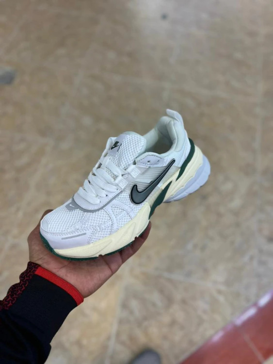 کتونی نایک وی تو کی مسترکوالیتی / سایز 37 الی 40 / Nike V2k Run / فروش عمده و تک