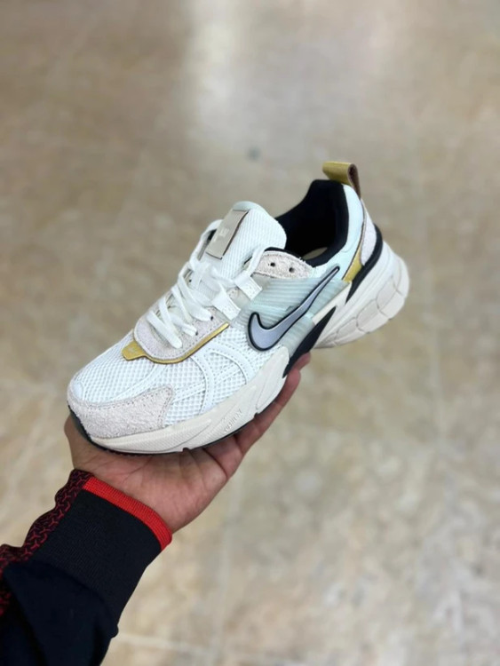 کتونی نایک وی تو کی مسترکوالیتی / سایز 37 الی 40 / Nike V2k Run / فروش عمده و تک