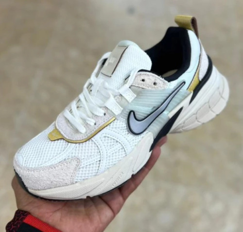 کتونی نایک وی تو کی مسترکوالیتی / سایز 37 الی 40 / Nike V2k Run / فروش عمده و تک