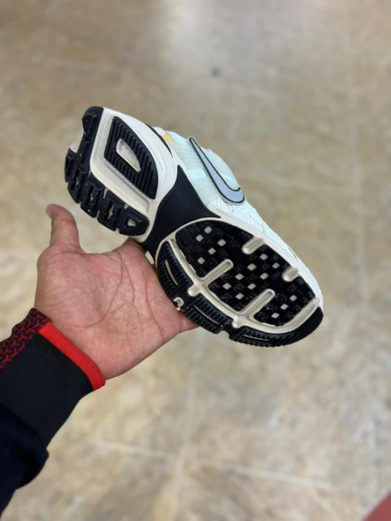 کتونی نایک وی تو کی مسترکوالیتی / سایز 37 الی 40 / Nike V2k Run / فروش عمده و تک