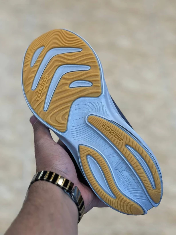 کتونی اسکیچرز مسترکوالیتی/سایز ۴۰ تا ۴۵/Skechers Slip Ins / فروش عمده و تک