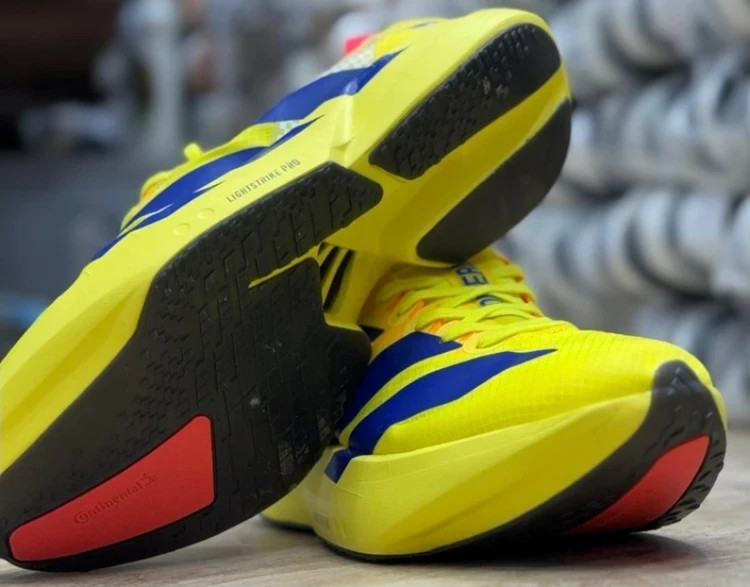 کتونی آدیداس آدی زیرو/سایز 40 الی 45/Adidas Adizero/ فروش عمده و تک