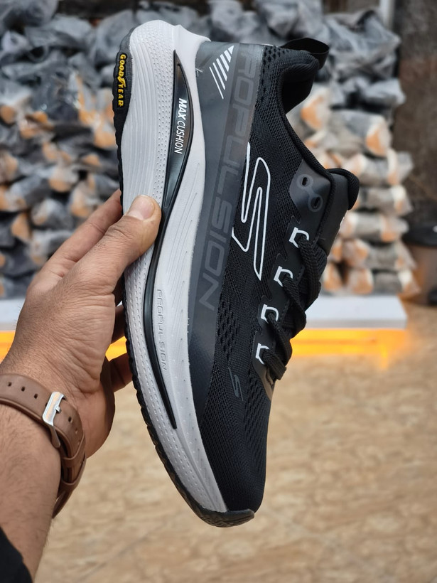 کتونی اسکیچرز مسترکوالیتی /سایز 40 تا 45/Skechers Max Cushioning/فروش عمده و تک