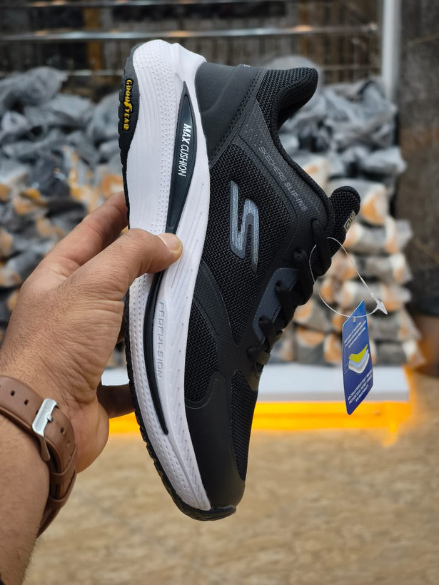 کتونی اسکیچرز مسترکوالیتی /سایز 40 تا 45/Skechers Max Cushioning/فروش عمده و تک