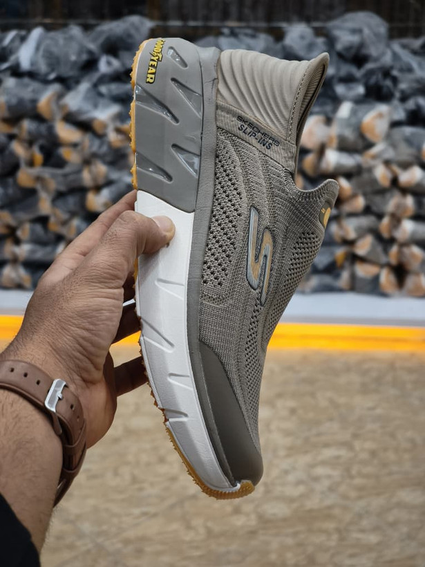 کتونی اسکیچرز بدون بند مسترکوالیتی /سایز 40 تا 45/Skechers Max Cushioning/فروش عمده و تک