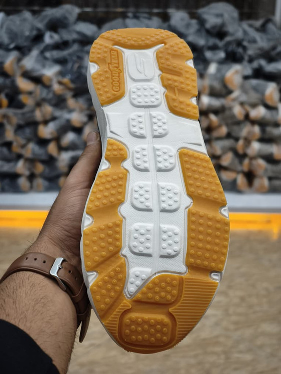 کتونی اسکیچرز بدون بند مسترکوالیتی /سایز 40 تا 45/Skechers Max Cushioning/فروش عمده و تک