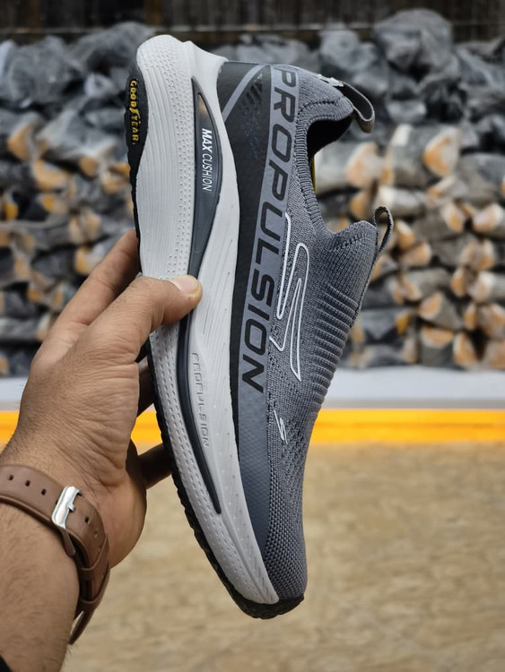 کتونی اسکیچرز بدون بند مسترکوالیتی /سایز 40 تا 45/Skechers Max Cushioning/فروش عمده و تک