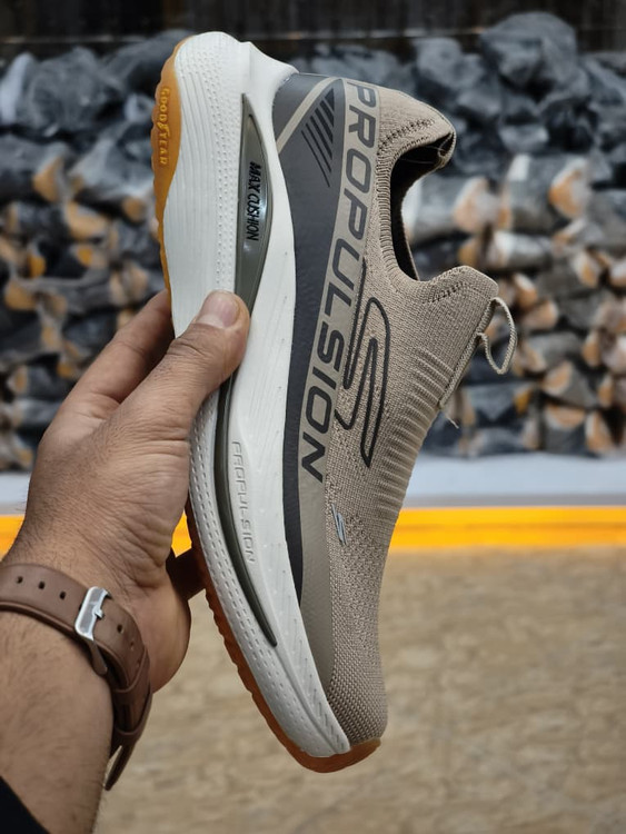 کتونی اسکیچرز بدون بند مسترکوالیتی /سایز 40 تا 45/Skechers Max Cushioning/فروش عمده و تک