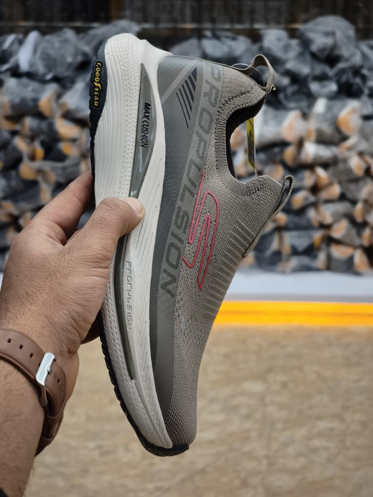 کتونی اسکیچرز بدون بند مسترکوالیتی /سایز 40 تا 45/Skechers Max Cushioning/فروش عمده و تک