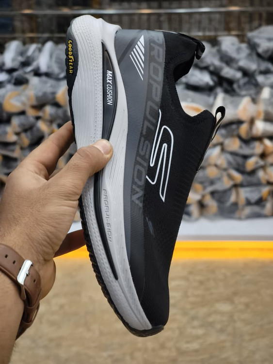 کتونی اسکیچرز بدون بند مسترکوالیتی /سایز 40 تا 45/Skechers Max Cushioning/فروش عمده و تک