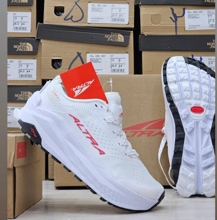 کتونی آلترا المپیوس 6 مسترکوالیتی /سایز 40 الی 45/Altra Olympus 6/ فروش عمده و تک