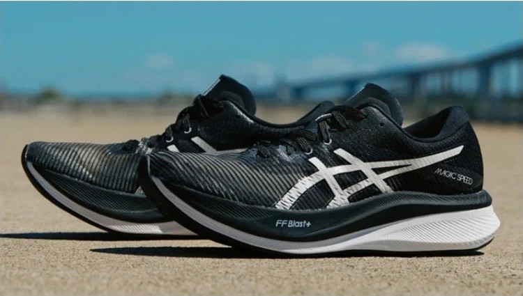 کتونی اسیکس مجیک اسپید 3 مسترکوالیتی /سایز 40 الی 45/Asics Magic Speed 3/ فروش عمده و تک