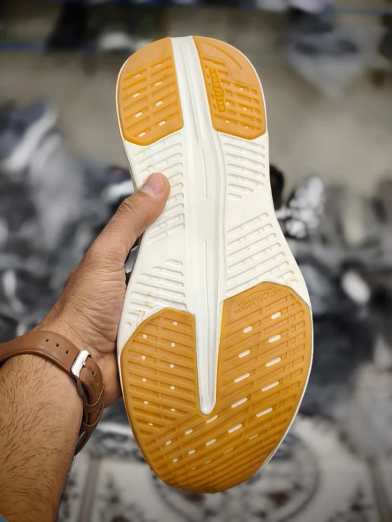 کتونی اسکیچرز بدون بند مسترکوالیتی /سایز 40 تا 45/Skechers Max Cushioning/فروش عمده و تک