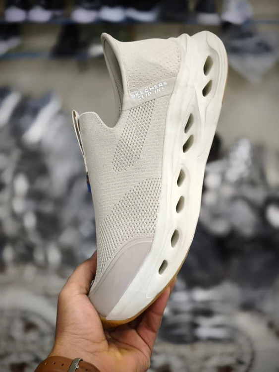 کتونی اسکیچرز بدون بند مسترکوالیتی /سایز 40 تا 45/Skechers Max Cushioning/فروش عمده و تک