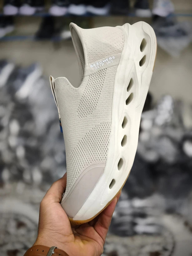 کتونی اسکیچرز بدون بند مسترکوالیتی /سایز 40 تا 45/Skechers Max Cushioning/فروش عمده و تک
