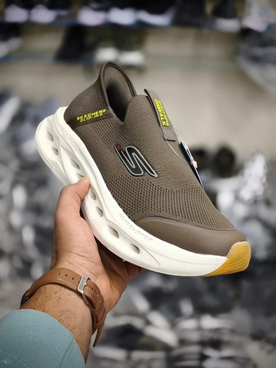 کتونی اسکیچرز بدون بند مسترکوالیتی /سایز 40 تا 45/Skechers Max Cushioning/فروش عمده و تک