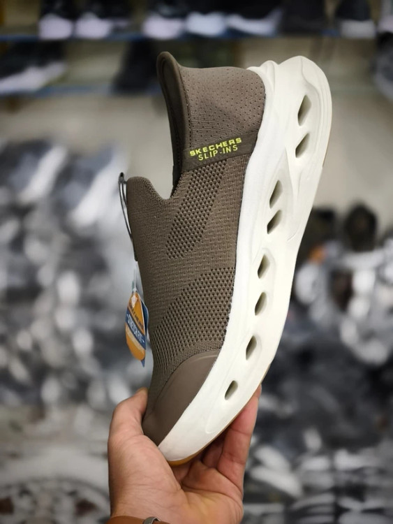 کتونی اسکیچرز بدون بند مسترکوالیتی /سایز 40 تا 45/Skechers Max Cushioning/فروش عمده و تک