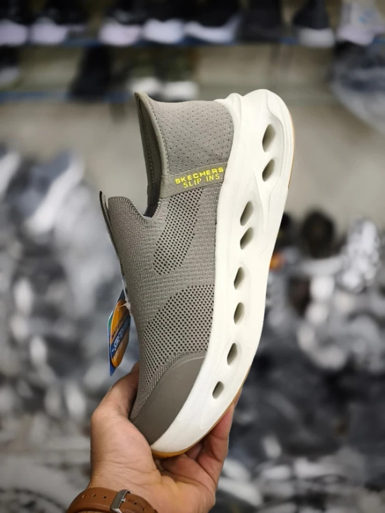 کتونی اسکیچرز بدون بند مسترکوالیتی /سایز 40 تا 45/Skechers Max Cushioning/فروش عمده و تک