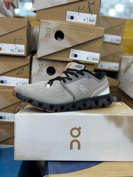 کتونی آن رانینگ کیوسی کلود ایکس 4 مسترکوالیتی/On Running QC Cloud X 4/سایز 40 الی 45/فروش عمده و تک