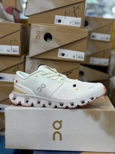 کتونی آن رانینگ کیوسی کلود ایکس 4 مسترکوالیتی/On Running QC Cloud X 4/سایز 40 الی 45/فروش عمده و تک