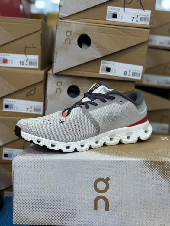 کتونی آن رانینگ کیوسی کلود ایکس 4 مسترکوالیتی/On Running QC Cloud X 4/سایز 40 الی 45/فروش عمده و تک