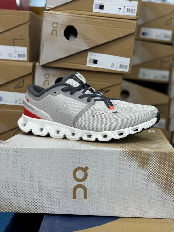 کتونی آن رانینگ کیوسی کلود ایکس 4 مسترکوالیتی/On Running QC Cloud X 4/سایز 40 الی 45/فروش عمده و تک