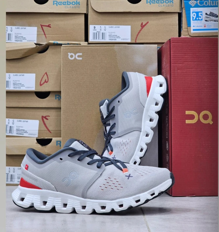 کتونی آن رانینگ کیوسی کلود ایکس 4 مسترکوالیتی/On Running QC Cloud X 4/سایز 40 الی 45/فروش عمده و تک