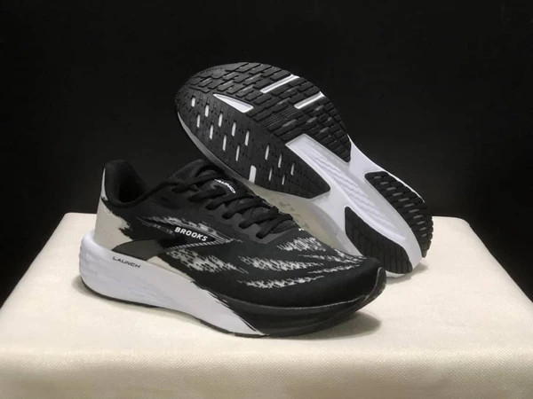 کتونی بروکس لانچ 11 مسترکوالیتی /Brooks Launch 11/سایز 40 الی 45/فروش عمده و تک